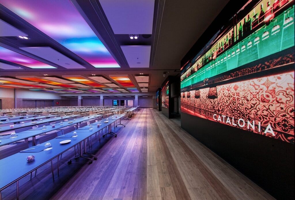 catalonia-barcelona-plaza-1-1024x694